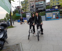 강남 커플의 한강자전거 라이딩 기년촬영후 출발!!
